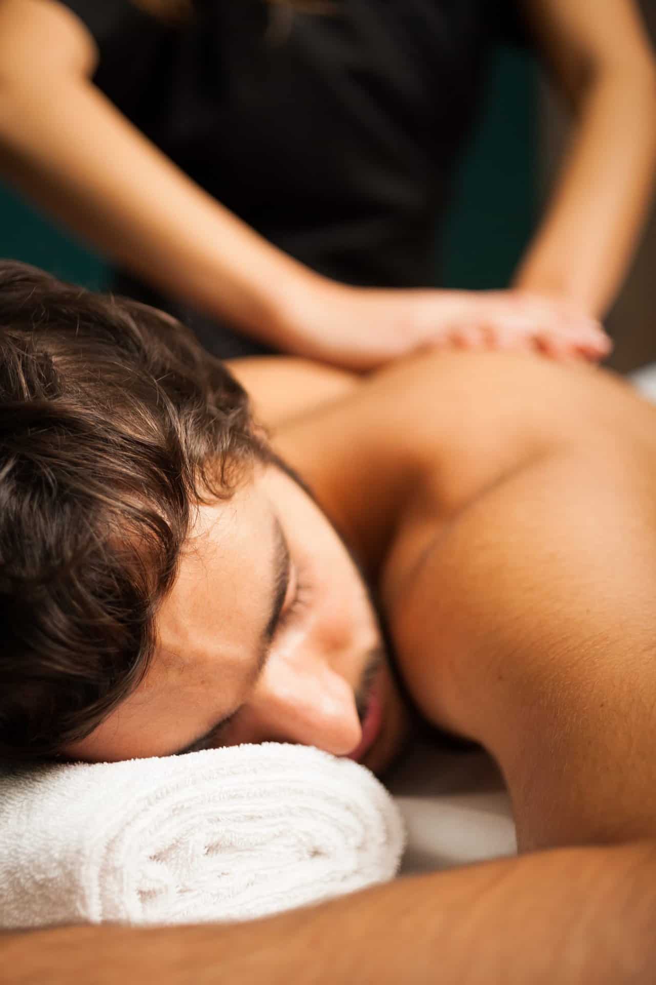 Handsome,Man,Having,A,Massage